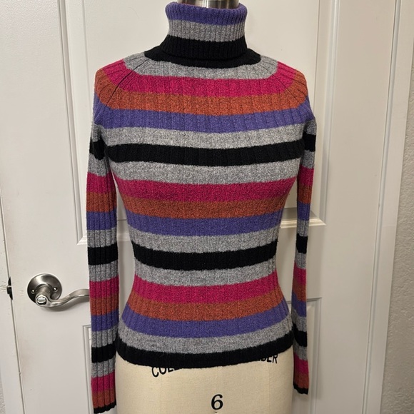 Frenchi Tops - Turtle neck top multi color striped design size medium